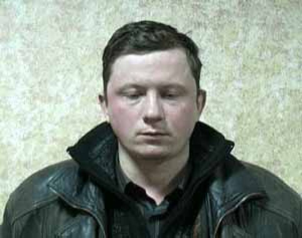 В Барнауле задержан программист, выдаваший себя за сотрудника
спецслужб и собиравший деньги со владельцев похищенных сотовых
телефонов.