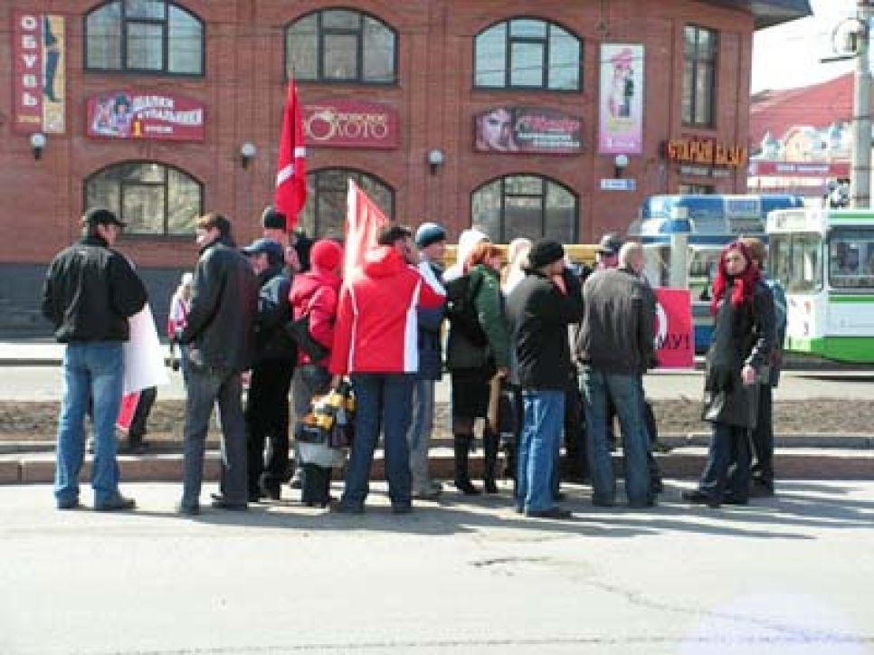 Первая публичная акция "нашистов" на
Алтае: наблюдения очевидца.