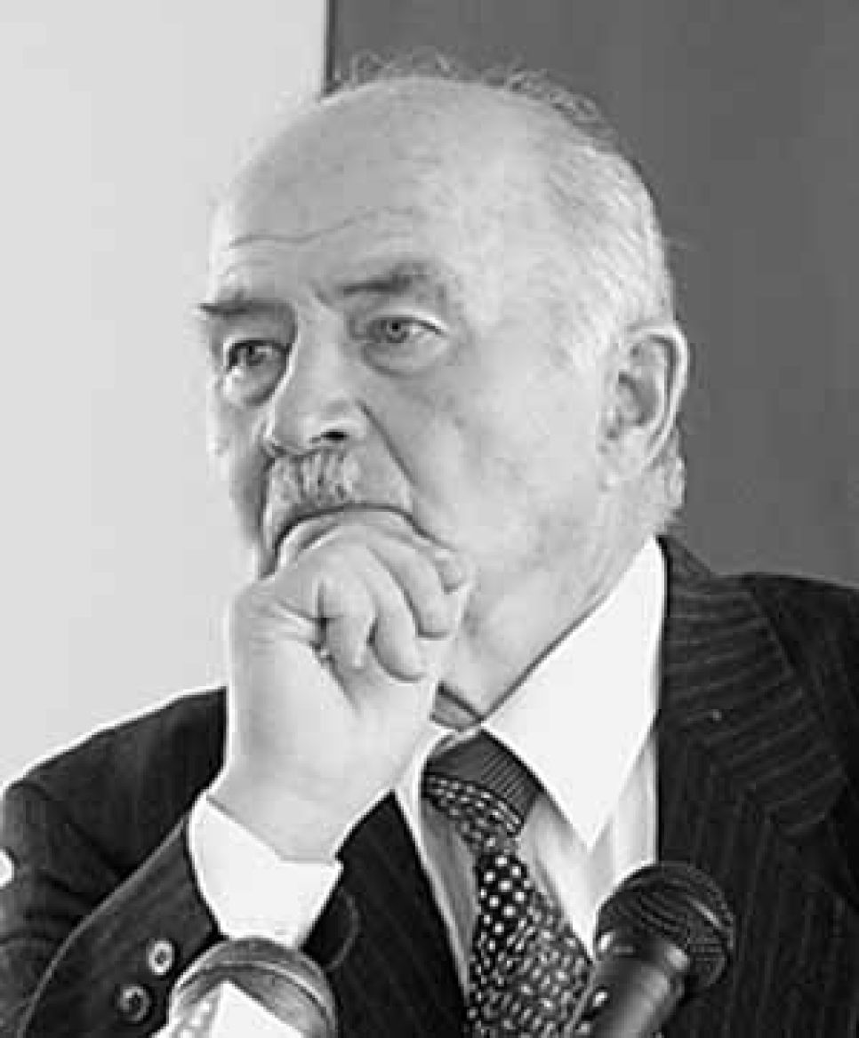 Авторитетный зоолог Генрих Собаньский о проблемах Алтайского
заповедника и второго после Байкала пресного водоема России -
Телецкого озера.