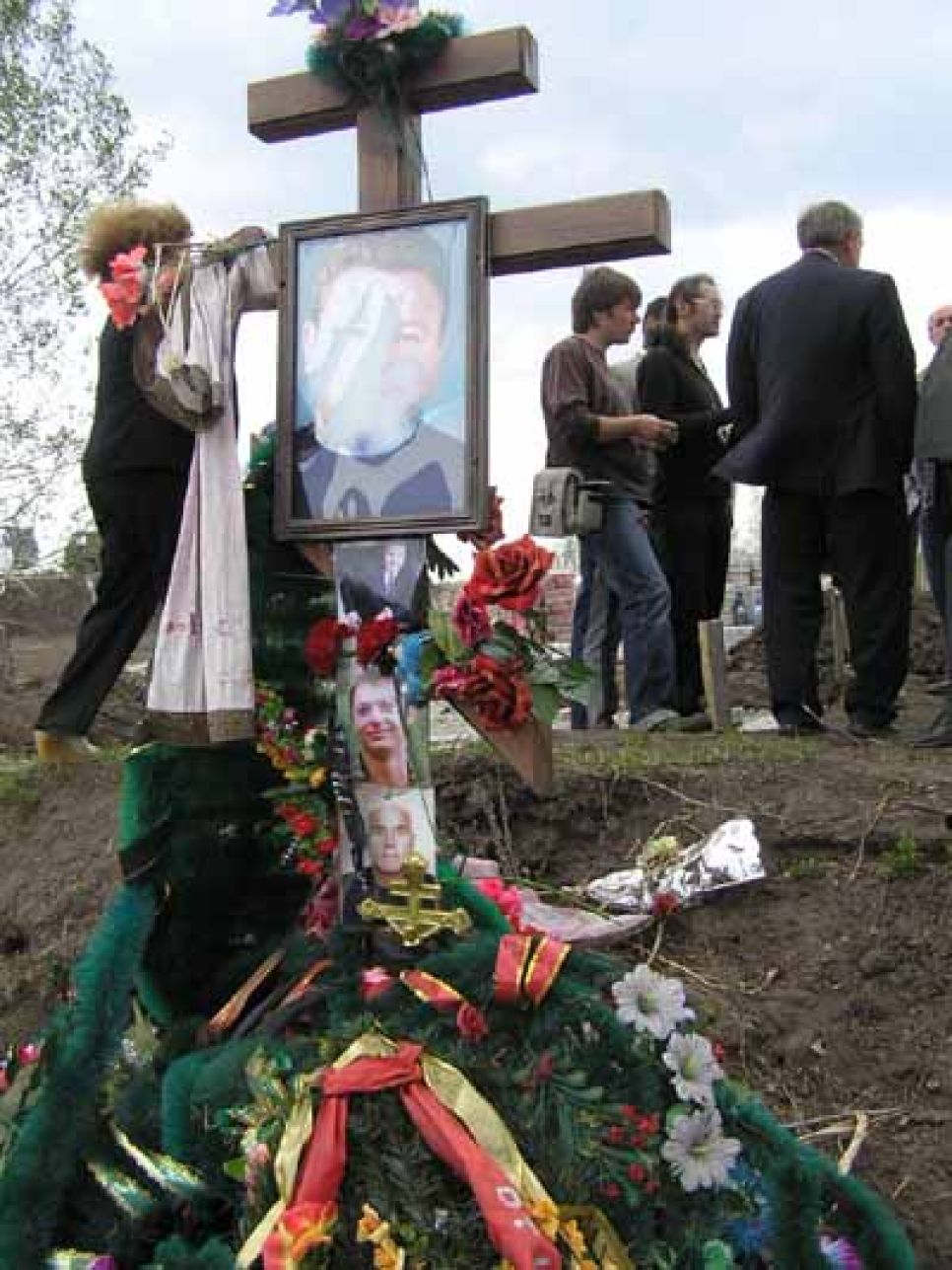 Место гибели "народного губернатора" Михаила Евдокимова на трассе
Барнаул-Бийск активно благоустраивают (фоторепортаж).