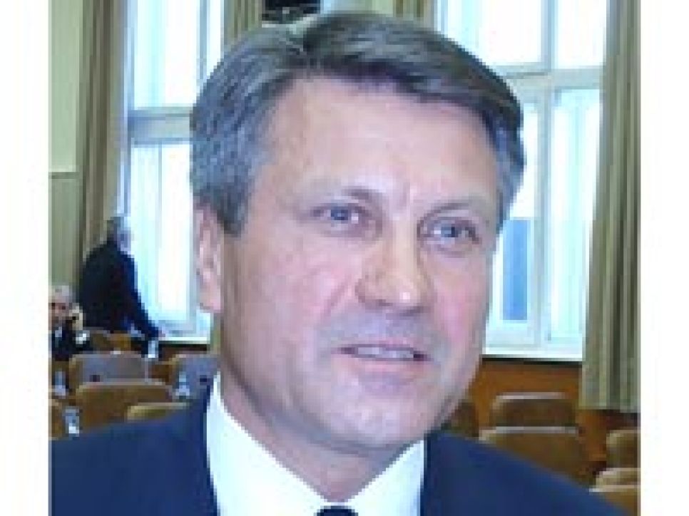 Вице-спикер Алтайского крайсовета Сергей Землюков о
"темных силах", вредящих развитию края - "Это
отголоски прежней системы".