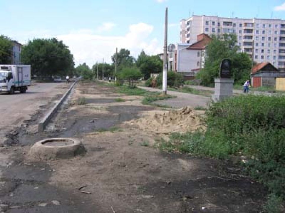 В Рубцовске заявлено создание "Аллеи меценатов": каждый
предприниматель может увековечить свое имя на крупномерном
саженце, оплатив его посадку.