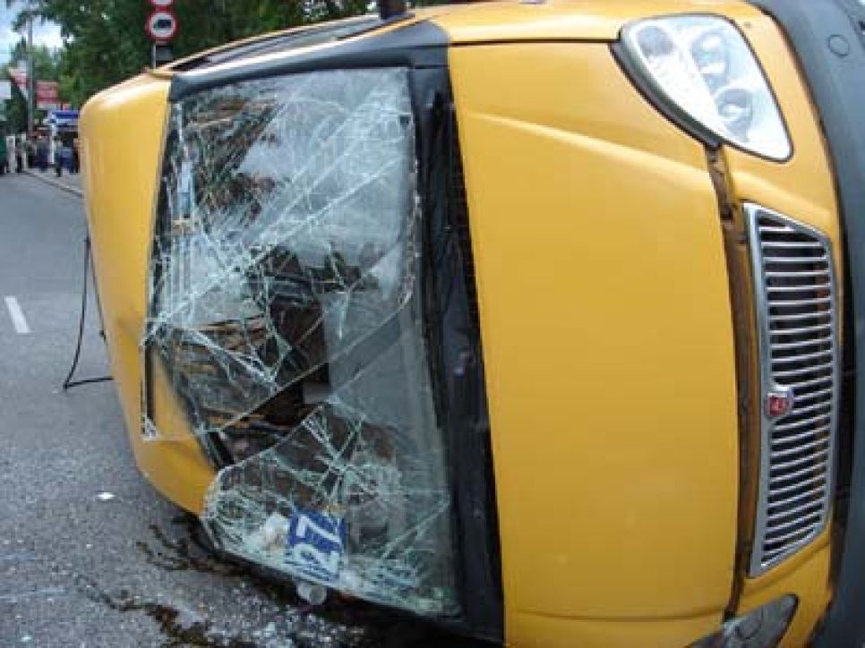 Авария на перекрестке проспекта Ленина и улицы Гоголя в
Барнауле: фотографии очевидца.