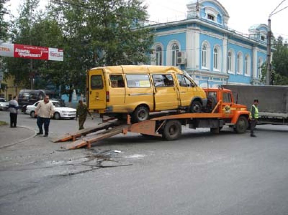 Движение по перекрестку на проспекте Ленина в районе аварии
возобновлено.