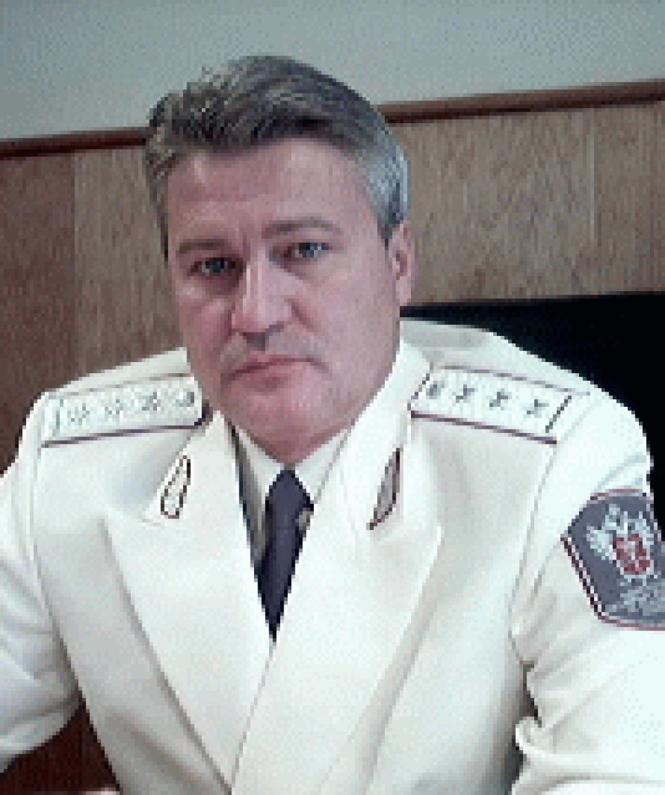 "Человек, похожий на Тараду" рядом с
алтайским губернатором - Иван Фокин.