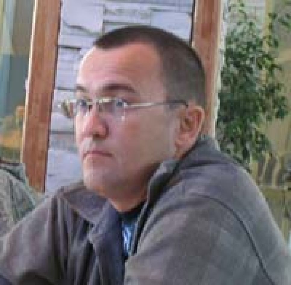 Редактор левой газеты Алексей Брагин: Руководство Алтайского
краевого ГУВД предпринимает попытки сорвать назначенный на День
милиции митинг возле своего здания против произвола судебных и
правоохранительных органов!