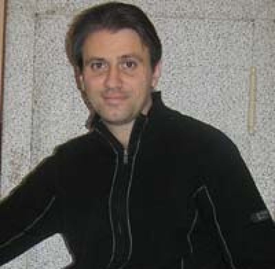 Писатель и исследователь шаманизма Андрей Коробейщиков о
нападении на буддийских монахов на Алтае: "Конфликты между
ламаистами и сторонниками шаманских практик могут тянуться по
родовой цепи с 16 века".