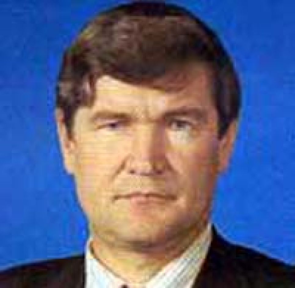 Бывший губернатор Республики Алтай Семен Зубакин о снятии
вопроса об объединении "двух Алтаев": генерал Бердников сразил
копьем в сердце дракона, "при очередном выезде в Кремль, где этот
змей имеет постоянную пещеру".