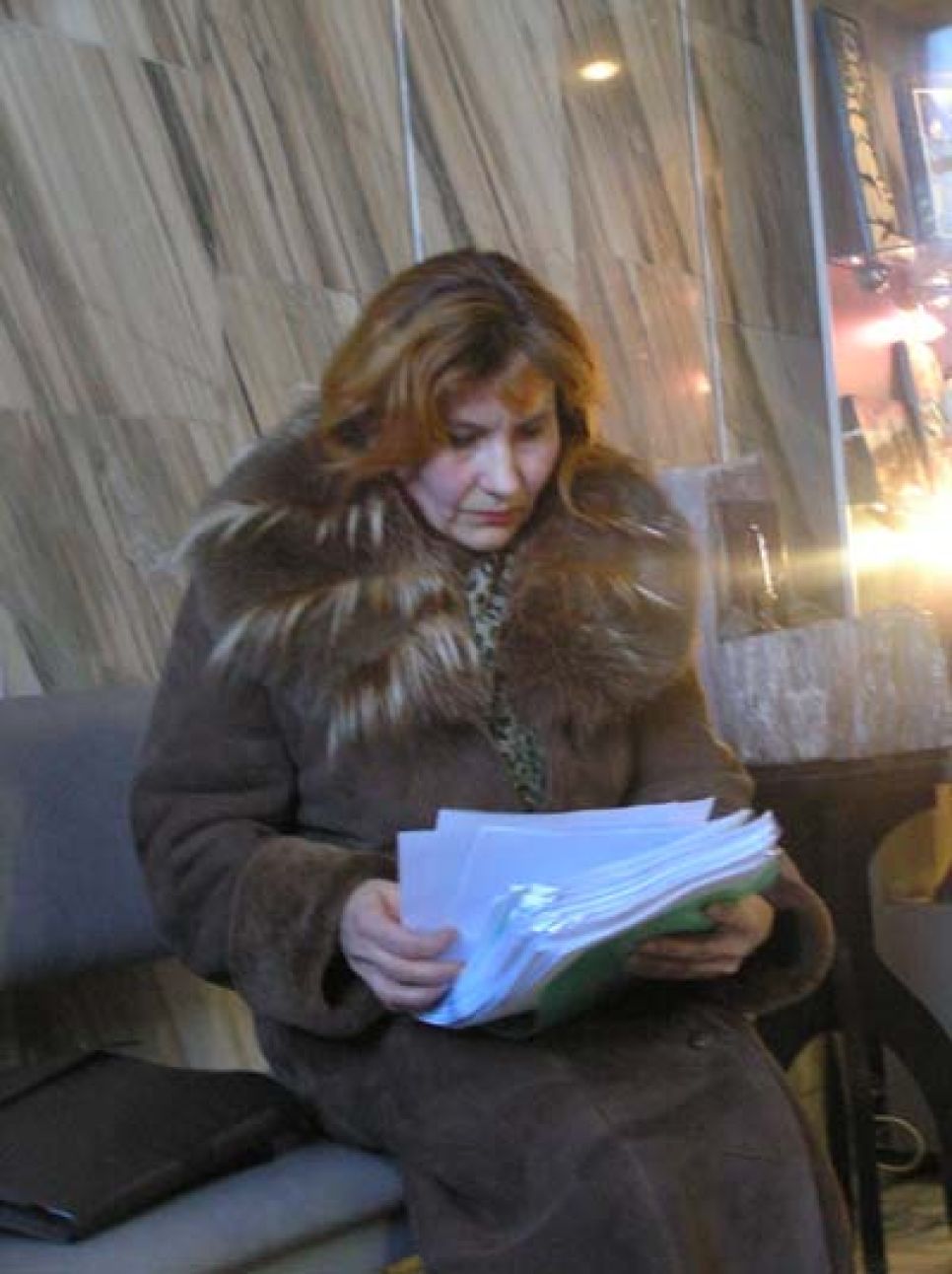 На Алтае возникло народное движение за
снижение возраста ответственности за тяжкие уголовные
преступления: матери барнаульских девушек, зверски убитых
несовершеннолетними бомжами, передали многотысячную петицию
руководству края.