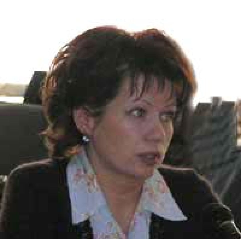 Депутат КСНД Екатерина Абрамова об инициативе властей
Алтайского края назначать глав муниципальных образований: "Каждое
муниципальное образование должно принять свое решение вне
зависимости от мнения крайадминистрации!"