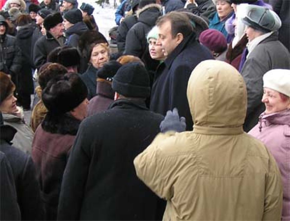 24 января в 13.00 на центральной площади
Барнаула состоялась масштабная акция протеста против роста
тарифов. Фоторепортаж с места событий.