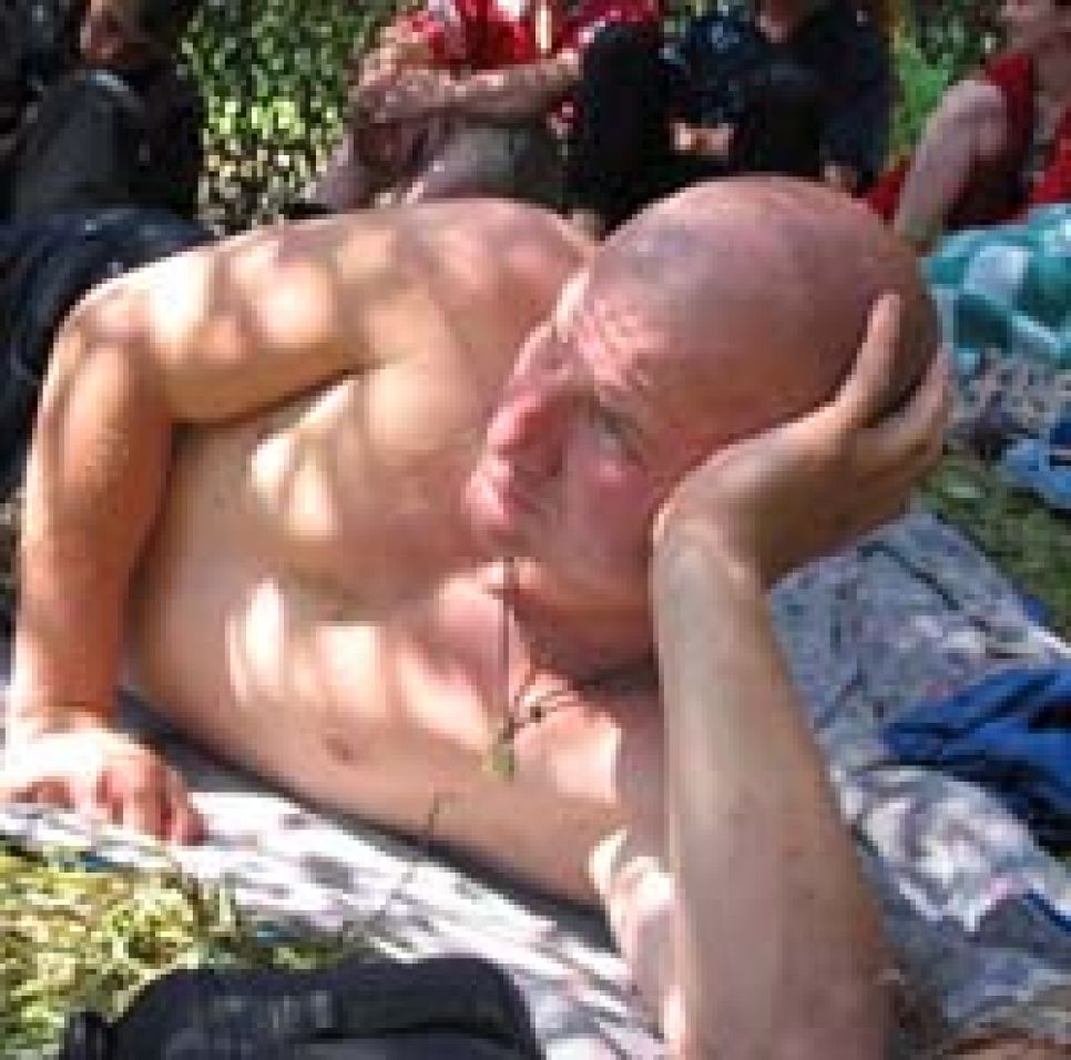 Лидер алтайских комсомольцев Александр Ткачев aka Котовский:
Сталин - символ жестокого подавления человека, я не согласен с
инициативой увековечить его память в Барнауле!