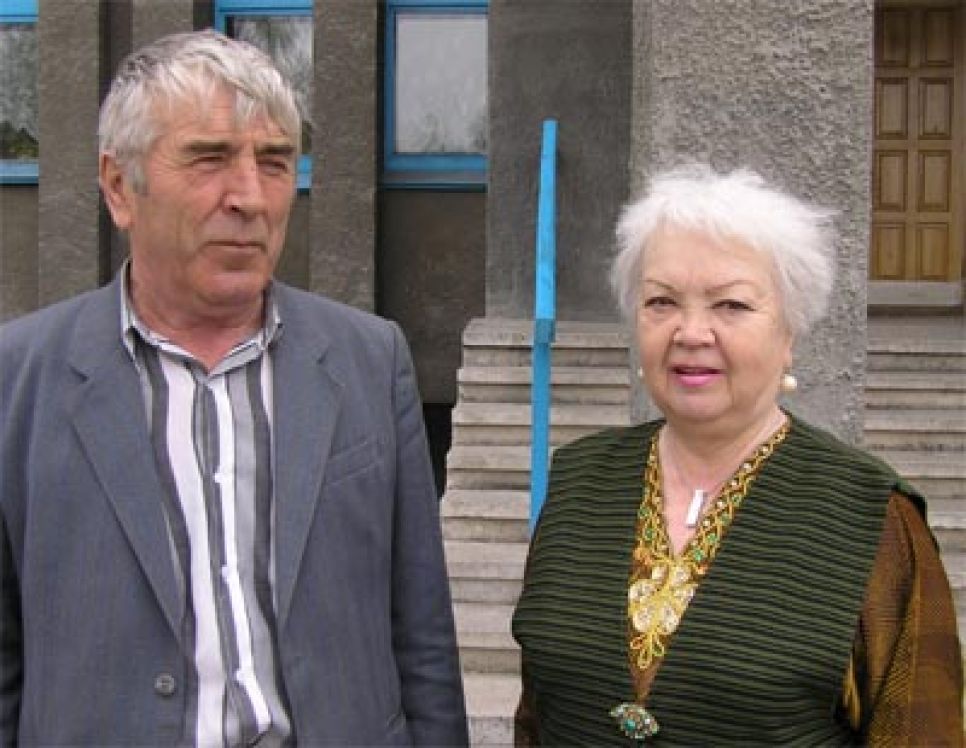 Барнаульские ветераны затеяли полемику вокруг третьего срока и
преемника Путина: "Раньше был колхоз "Путь Ленина", а теперь
"Лень Путина"!