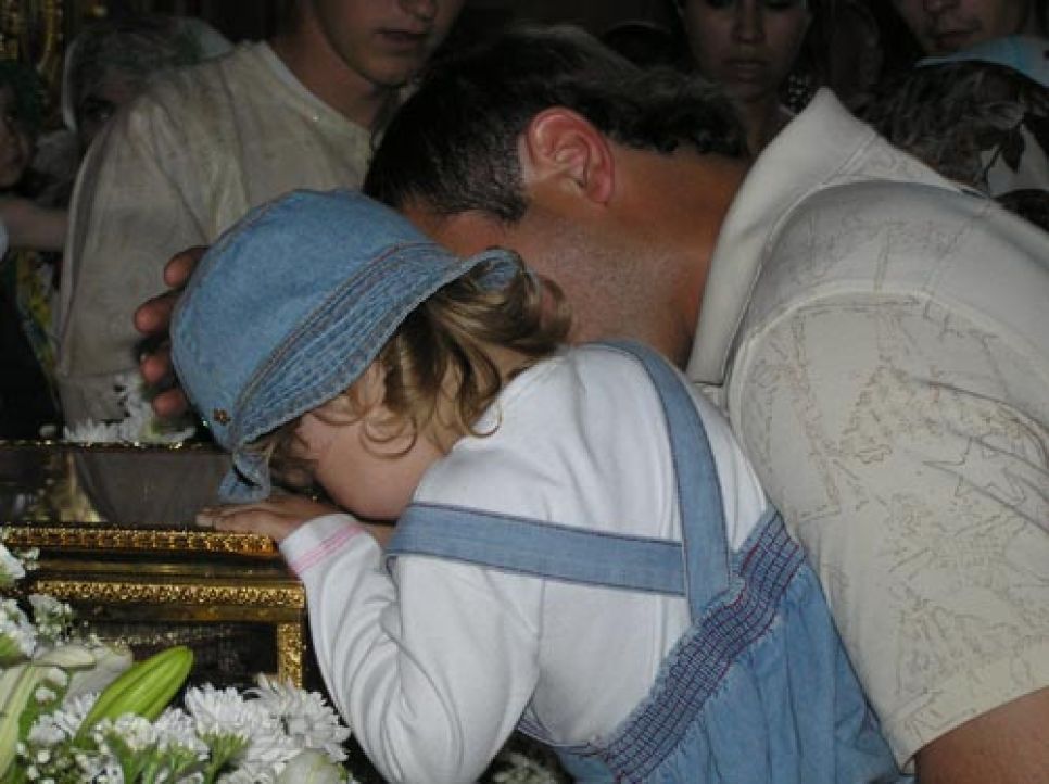 Сегодня мощи св.Луки покинули Барнаул. Около 70 тысяч верующих
смогли преклониться перед православной святыней. Фоторепортаж.