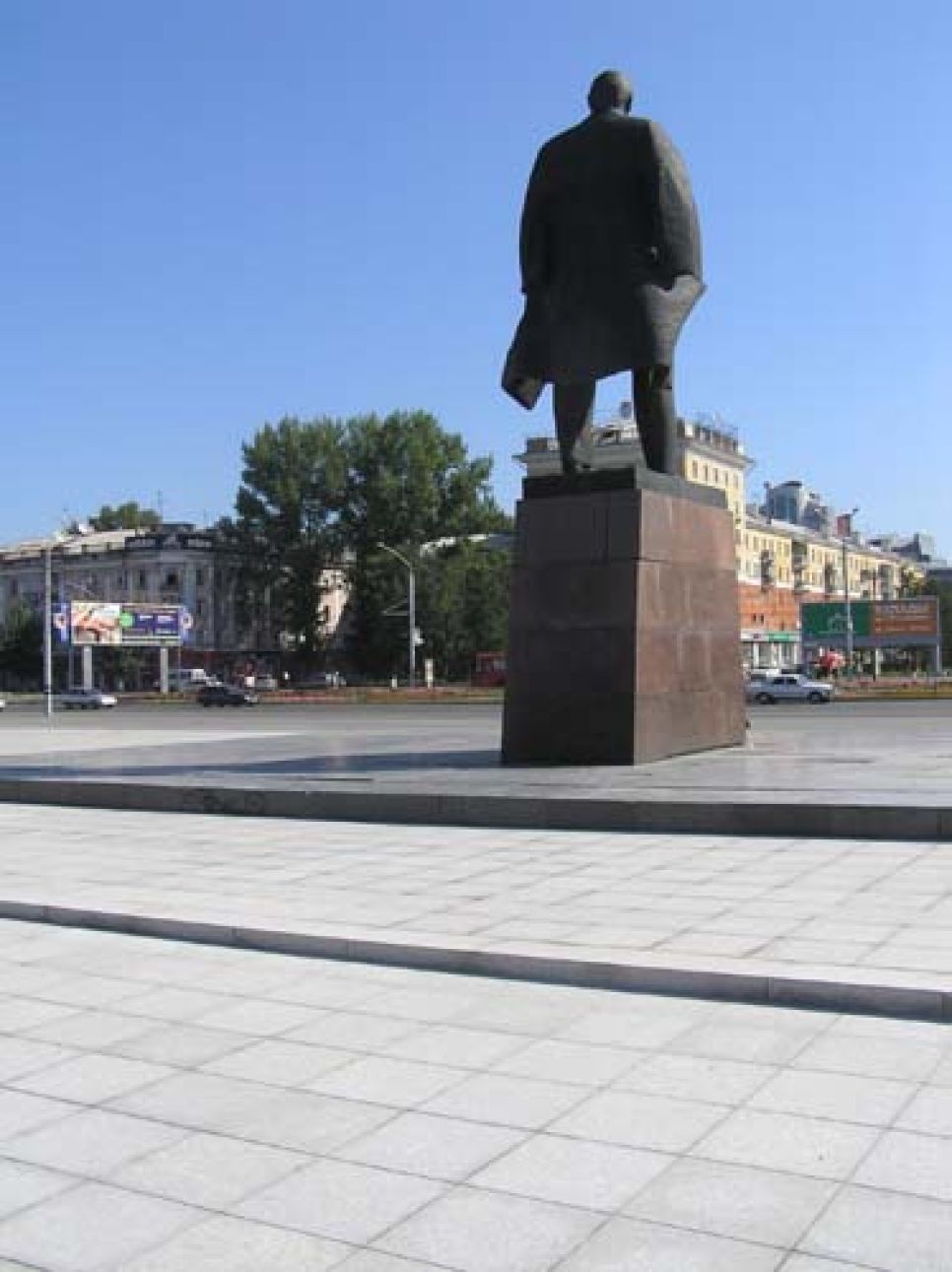 Центральная площадь Барнаула открыта после
реконструкции .