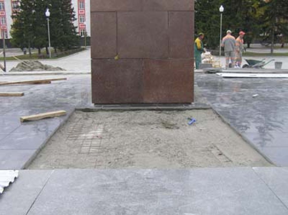 Реконструкция памятника Ленину на центральной площади Барнаула
вступила в финальную стадию. Фоторепортаж.