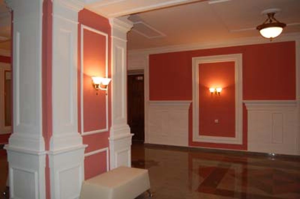 После продолжавшейся в течение 7 лет реконструкции состоялось
официальное открытие филармонии Алтайского края.