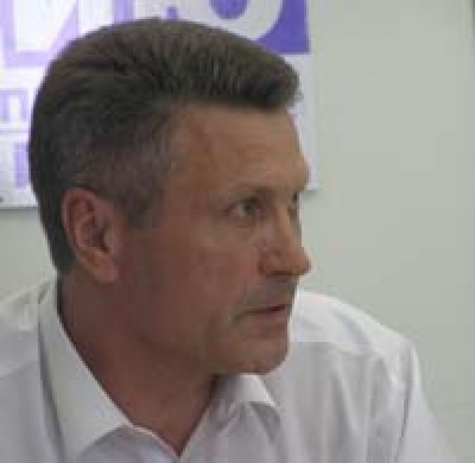 Вице-спикер алтайского крайсовета Сергей Землюков об
увеличении срока полномочий депутатов до 5 лет: "Можно будет три
года нормально работать!"