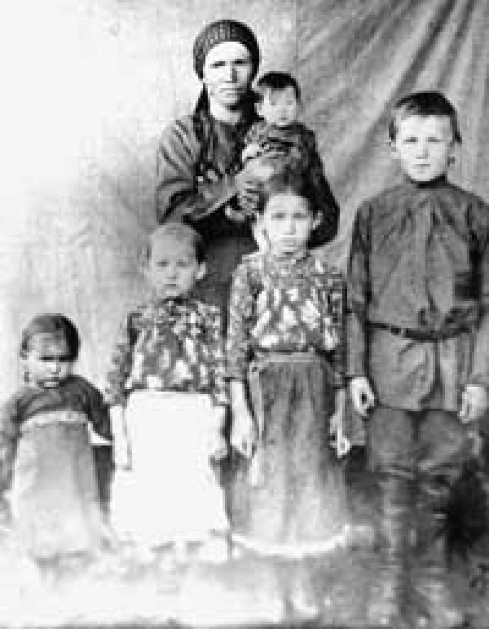 "Нарымские пленники": о судьбе известной на Алтае семьи
Атамановых рассказывает "Алтайская правда".