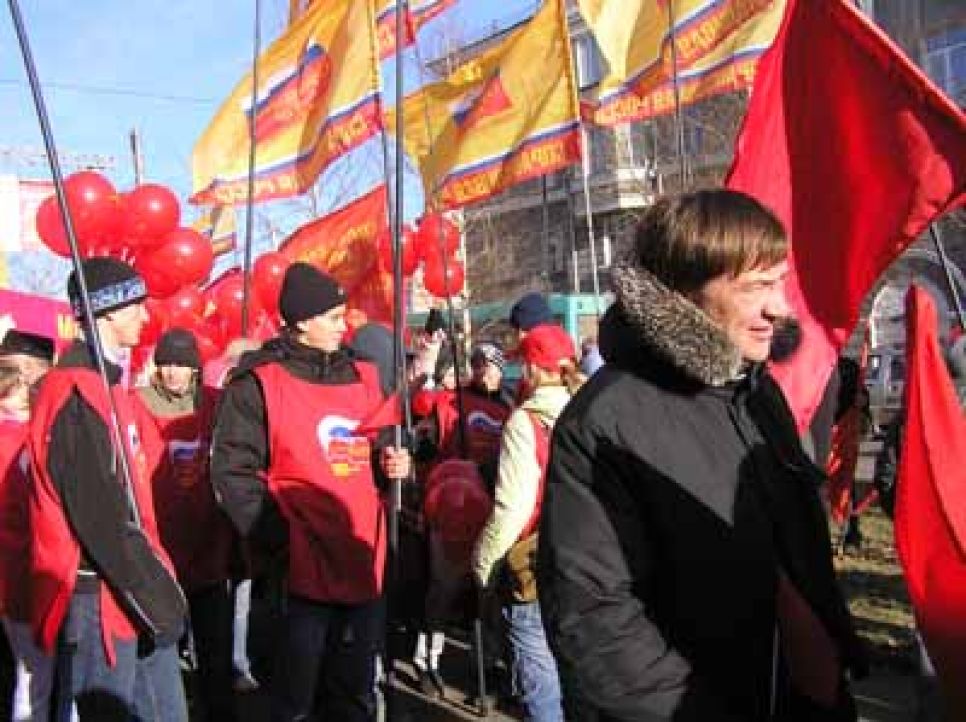 "Актуальные левые" Алтайского края заявляют, что "будут
работать, а не отмечать очередную годовщину Октябрьской
революции".