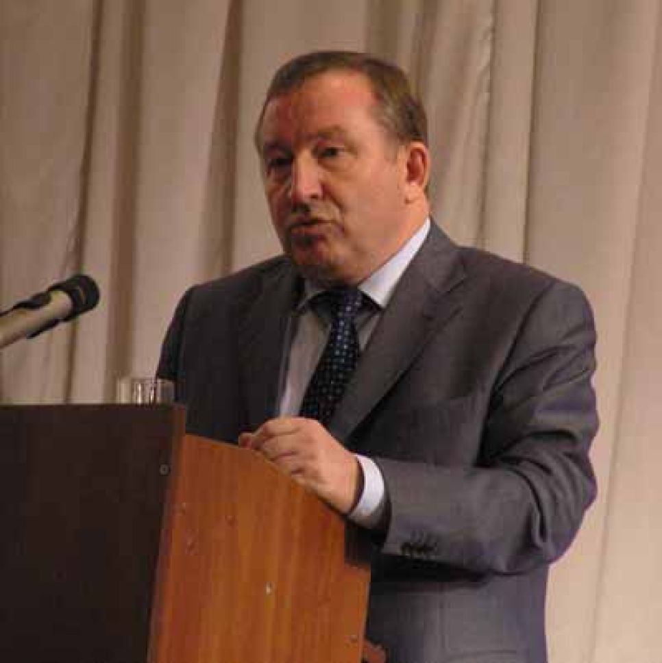 "Единороссы" провели последний
предвыборный форум в Барнауле: "Люди должны уходить от нас
удовлетворенными!"