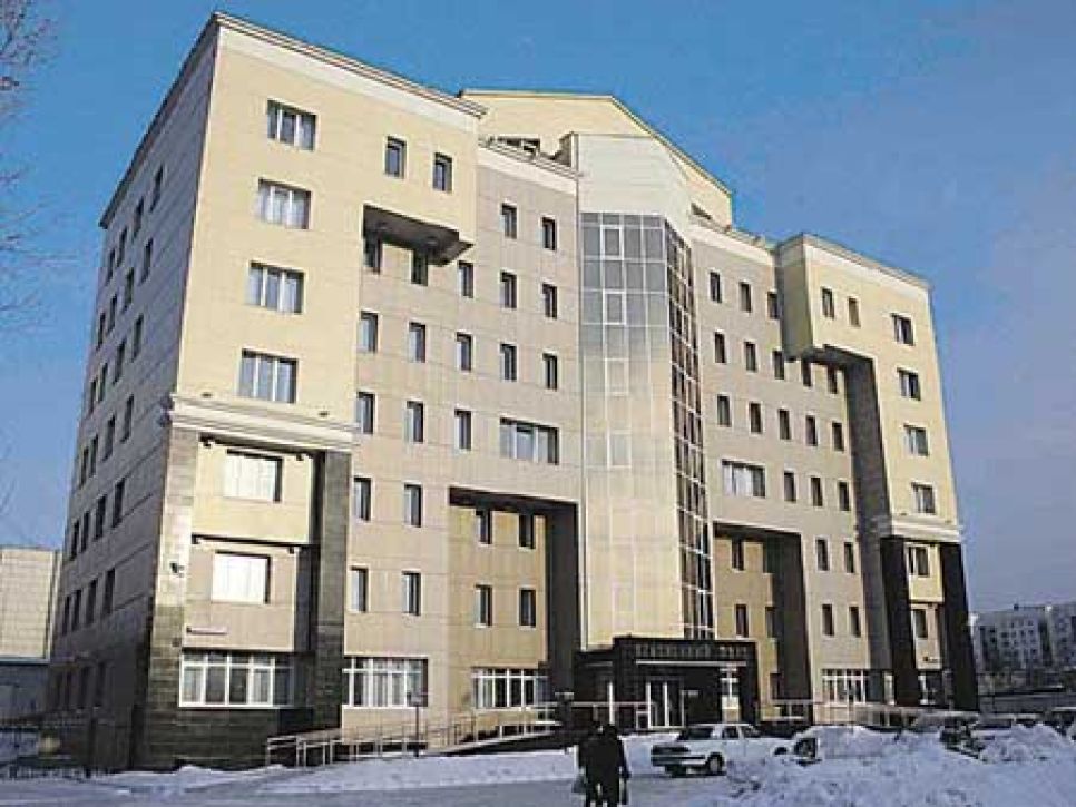 Дворец возглавляемого Борисом Трофимовым алтайского Пенсионного фонда стал причиной для отставки главы ПФР Геннадия
Батанова?