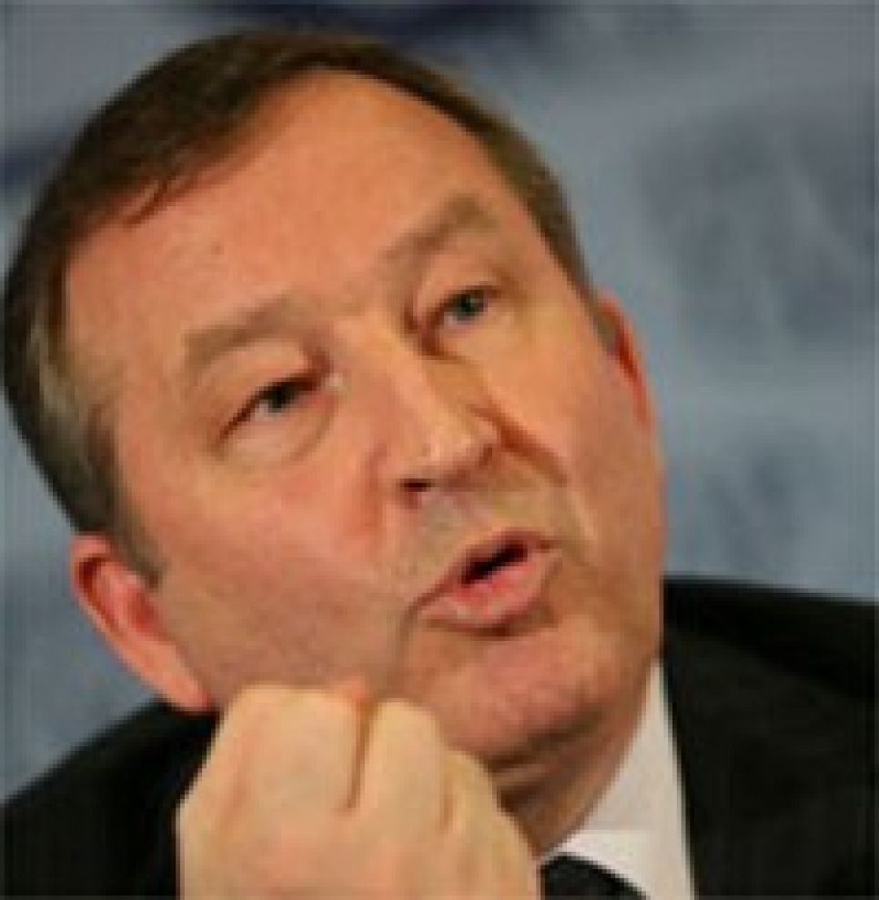 Александр Карлин презентовал
алтайский Лас-Вегас. Удивленные интимными деталями московские
журналисты сравнили пресс-конференцию губернатора с семинаром по
сетевому маркетингу.