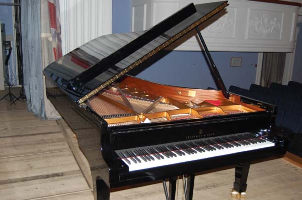В Барнауле прошла презентация рояля Steinway. Фоторепортаж.