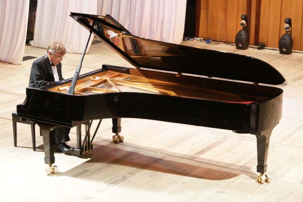 В Барнауле прошла презентация рояля Steinway. Фоторепортаж.