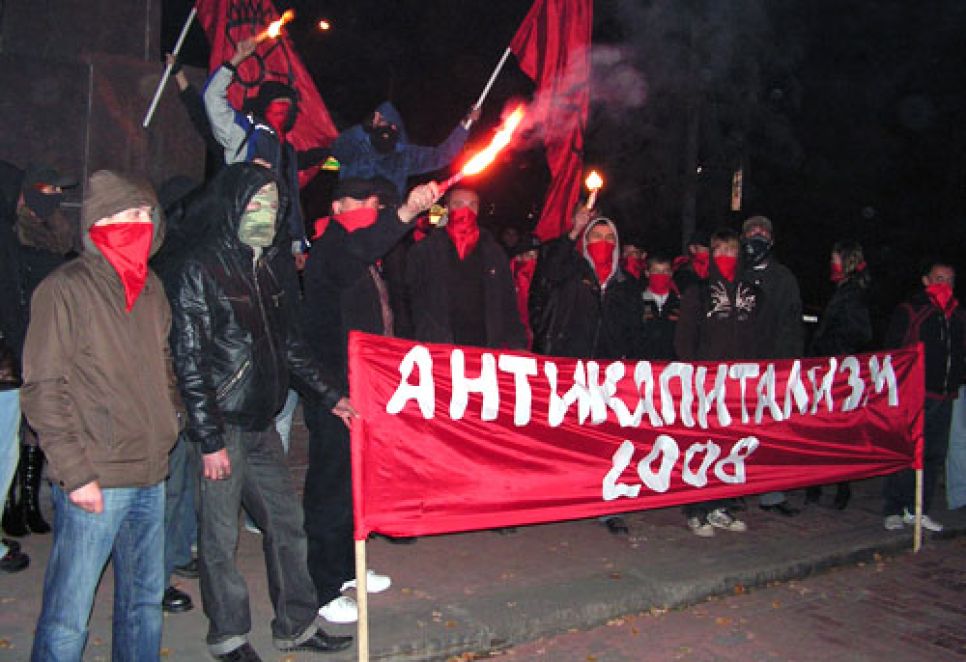 "Запрещаем запрещать!": в Барнауле прошла "символическая"
несанкционированная акция протеста против действий мэрии.