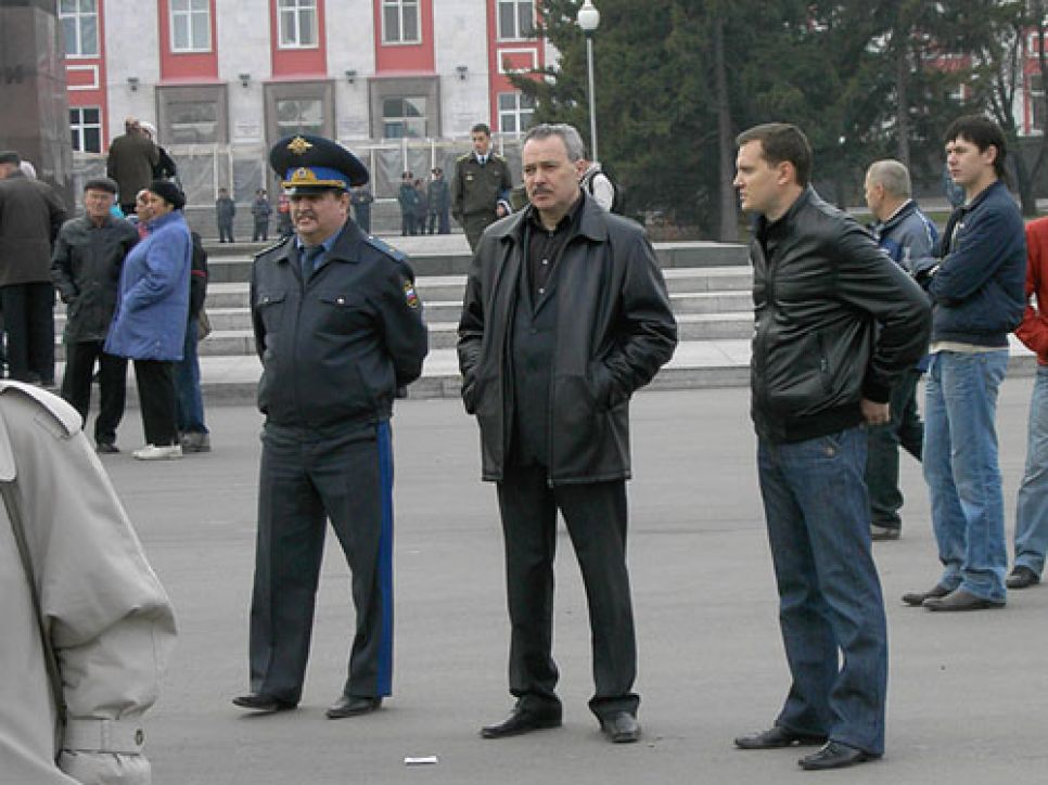 Массовые уличные волнения пенсионеров-льготников в Барнауле.
Фоторепортаж.