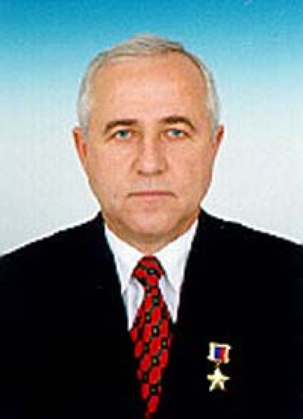 Таинственный "генерал Зимин", якобы претендовавший на пост
"парламентского" сенатора от Алтайского края, оказался военным
летчиком Евгением Зеленовым?
