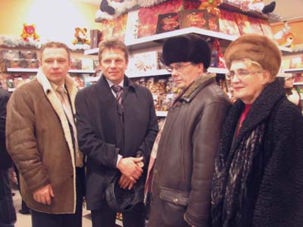 "Новогодняя сказка начинается!": в Барнауле открылся ещё один
магазин для сладкоежек "Лакомка".