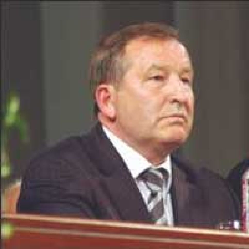 О каких успехах будет рассказывать губернатор Алтайского края Александр
Карлин общественности и депутатам? Тезисы отчетного
доклада.