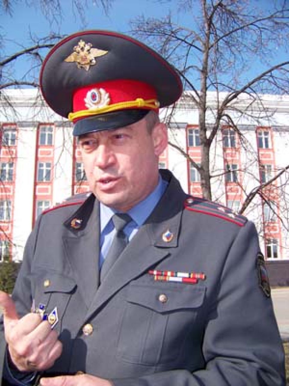 Несколько минут несанкционированного пикетирования
администрации Алтайского края обманутыми дольщиками. Фоторепортаж.
