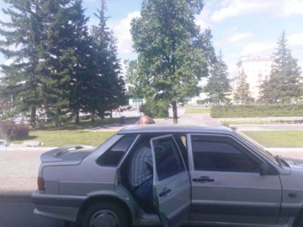 В Барнауле неизвестные силой захватили и
увезли в неизвестном направлении помощника депутата Госдумы,
активиста "Левого фронта" Даниила Полторацкого.
Фоторепортаж.