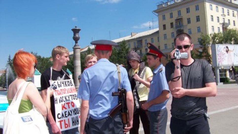 Прошедшая вчера в Барнауле акция против милицейского произвола
чуть было не закончилась этим самым произволом. Фоторепортаж.