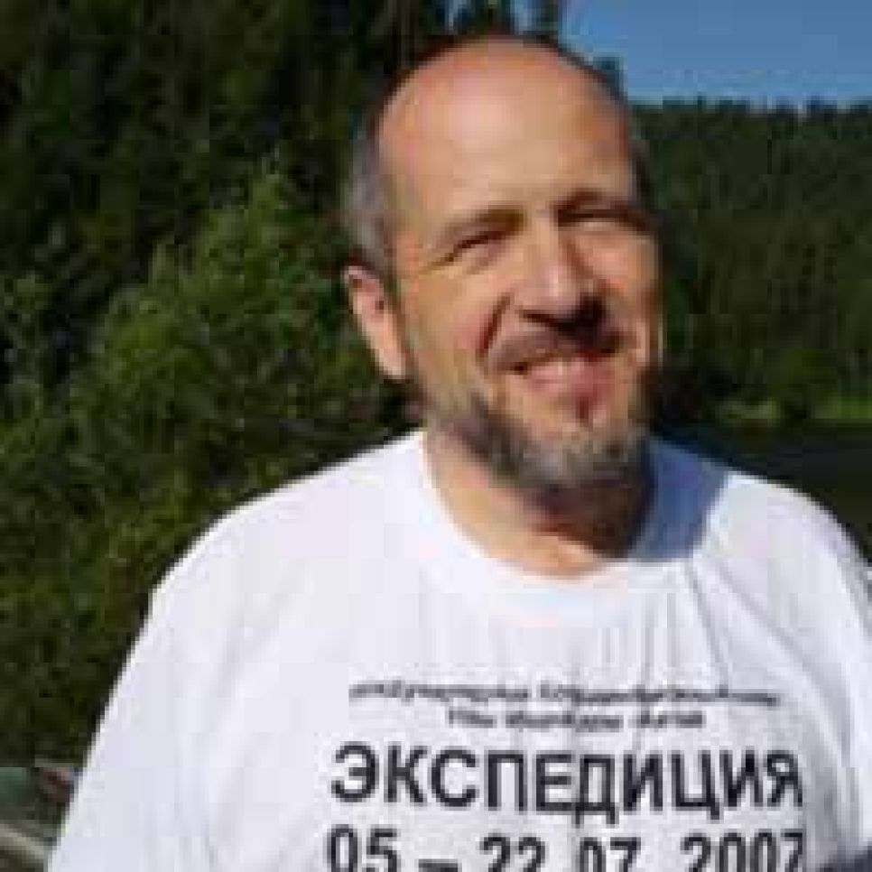 Депутат Госсобрания Республики Алтай Сергей Зяблицкий: если
следовать логике властей, то надо в срочном порядке разломать все
ограждения не только вокруг турбаз, но и вокруг всех маральников!