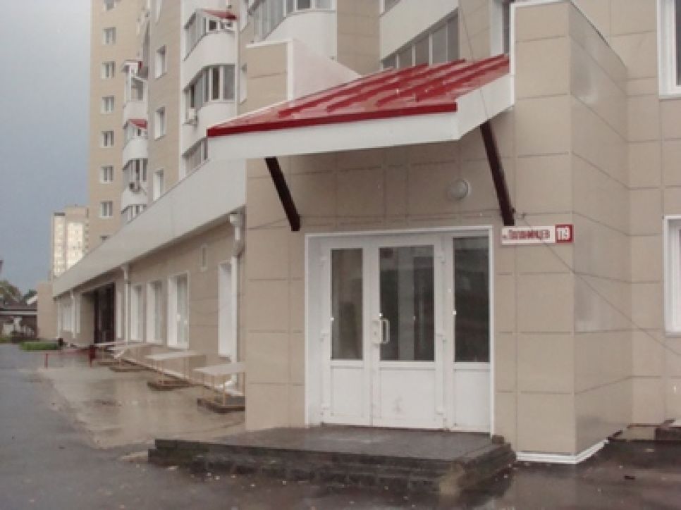 По вине недобросовестных строителей алтайский крайком КПРФ
переедет в новый офис только в сентябре.