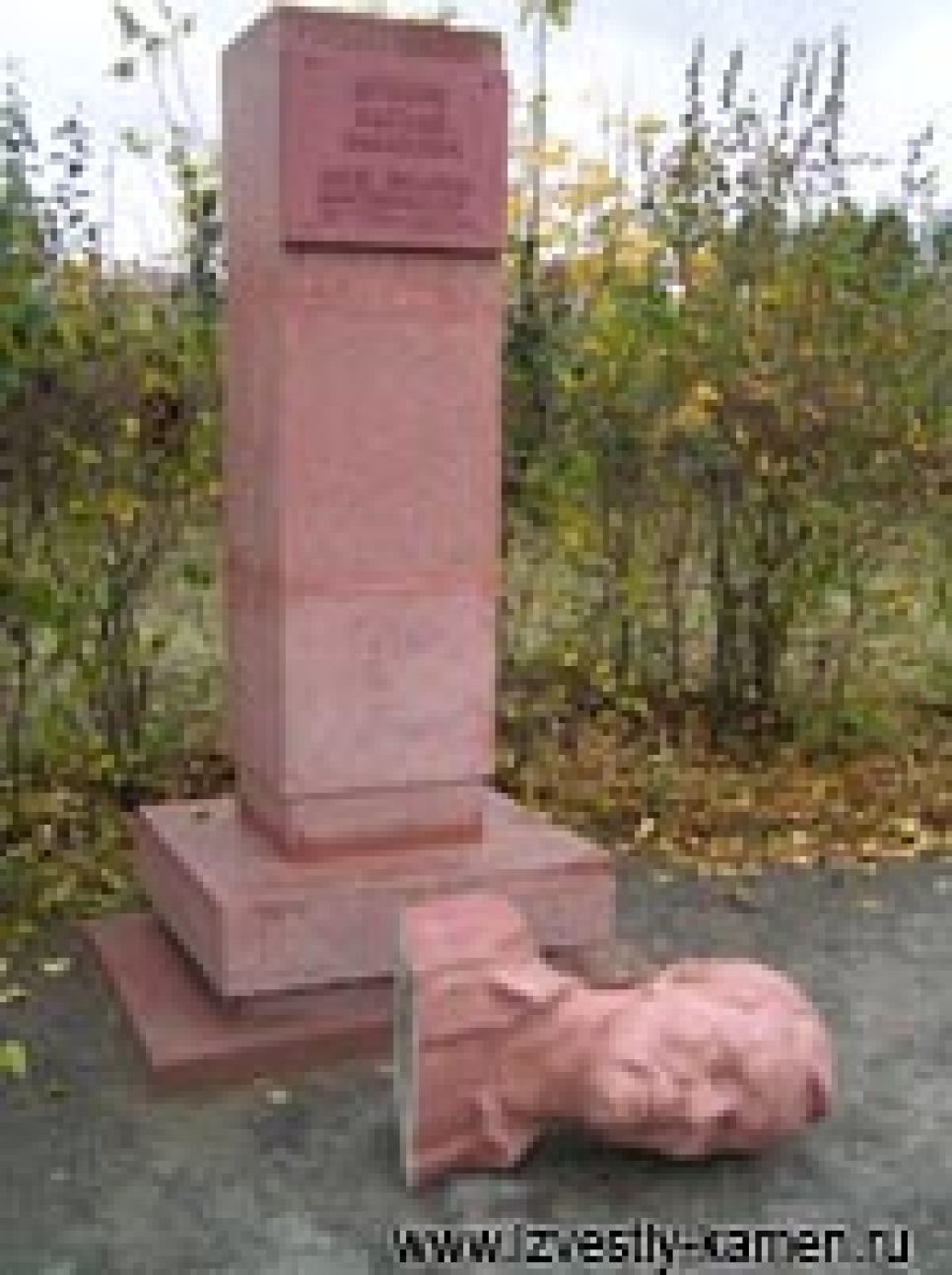 Памятник Шукшину в Алтайском крае разрушили украинские
националисты?