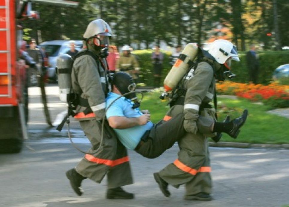В Горно-Алтайске чиновники учились оперативно эвакуироваться
из здания правительства.