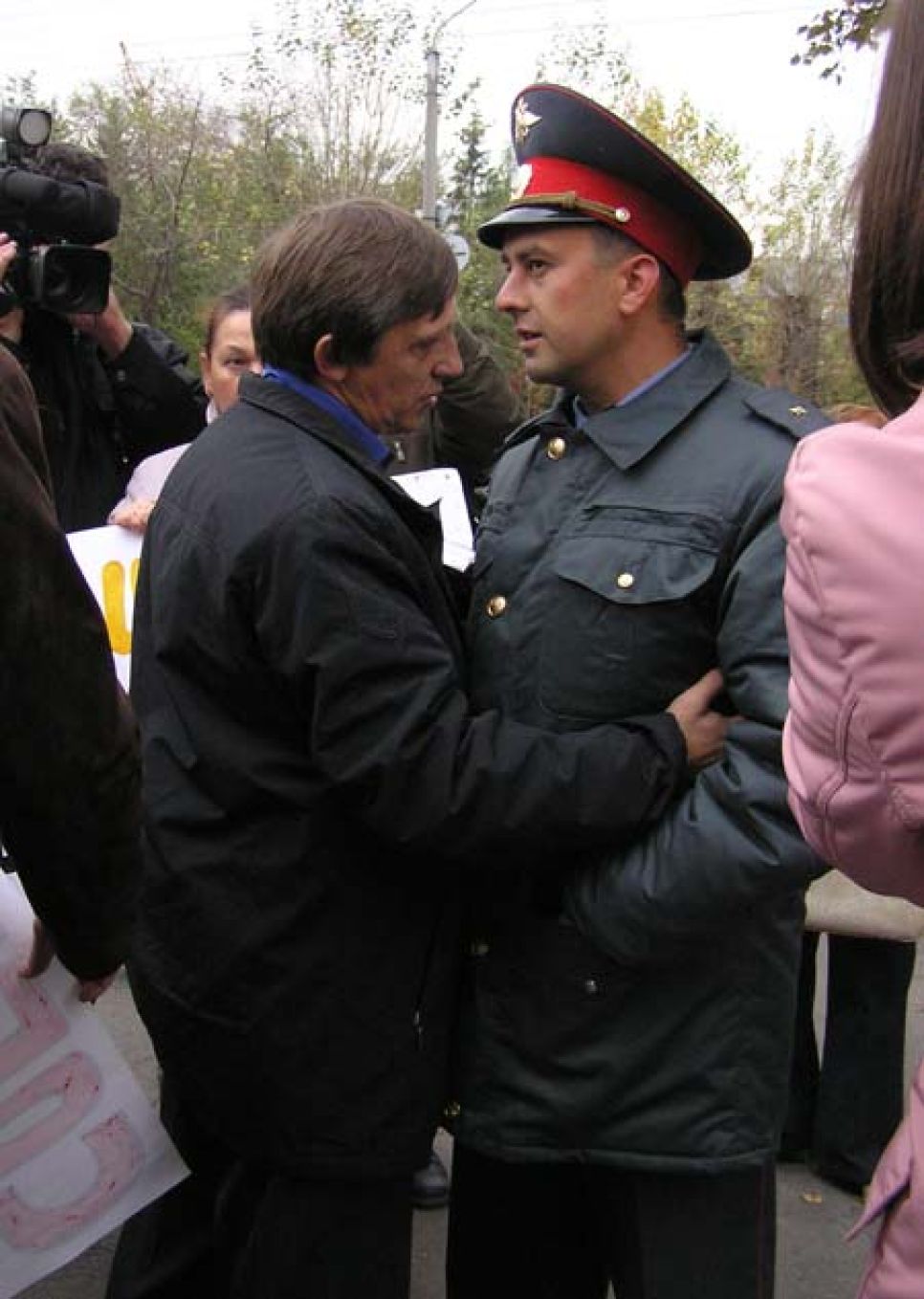 После значительного перерыва в Барнауле вновь прошел
несанкционированный пикет против мэра города.