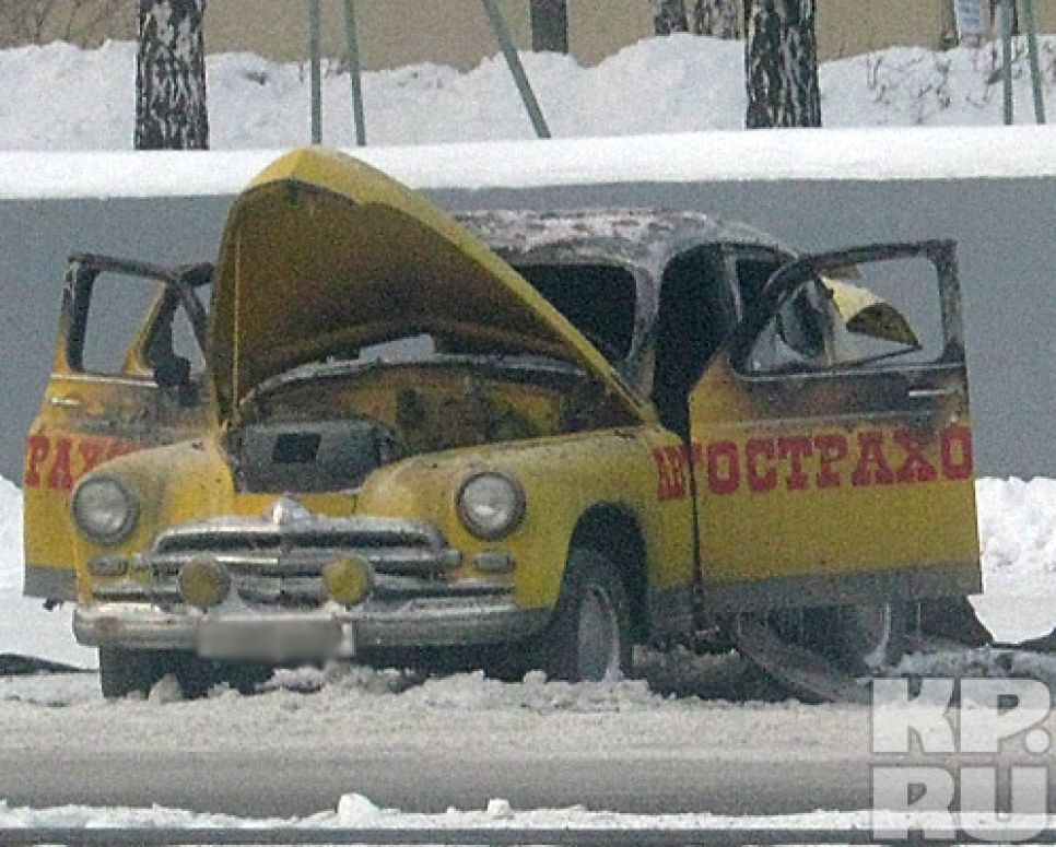 В центре Барнаула мужчина заживо сгорел
в автомобиле.