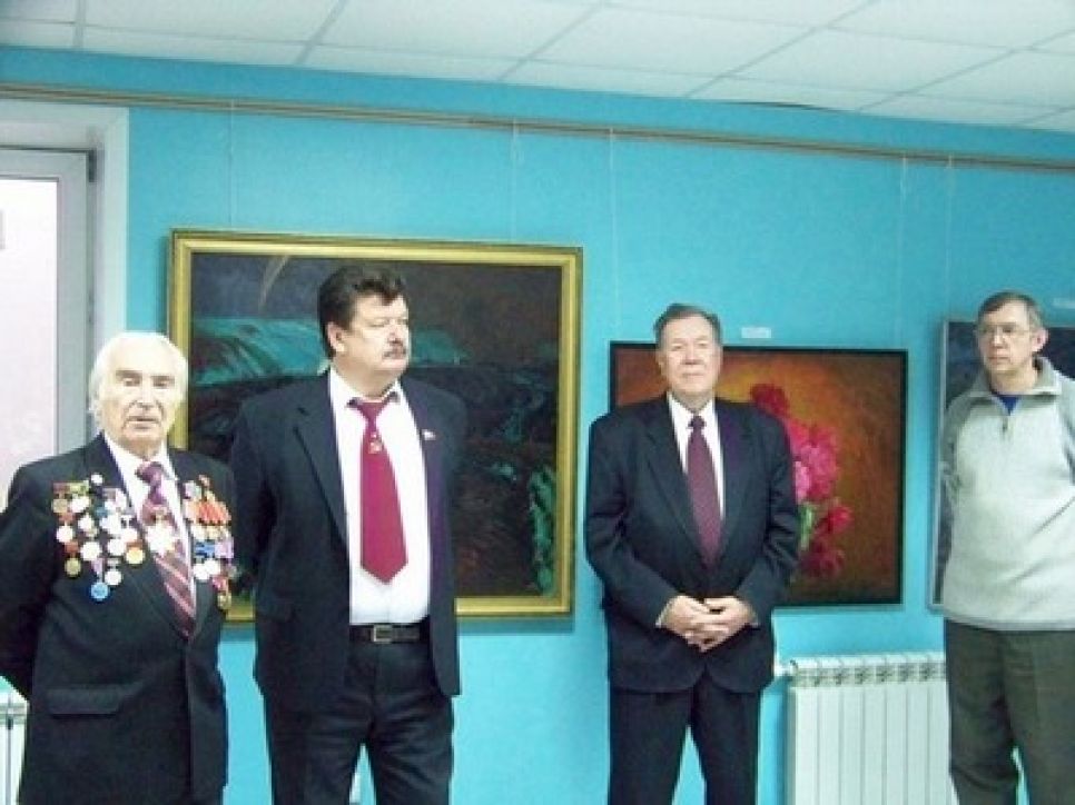 Алтайские коммунисты отпраздновали 130-летие Сталина.
Фоторепортаж.