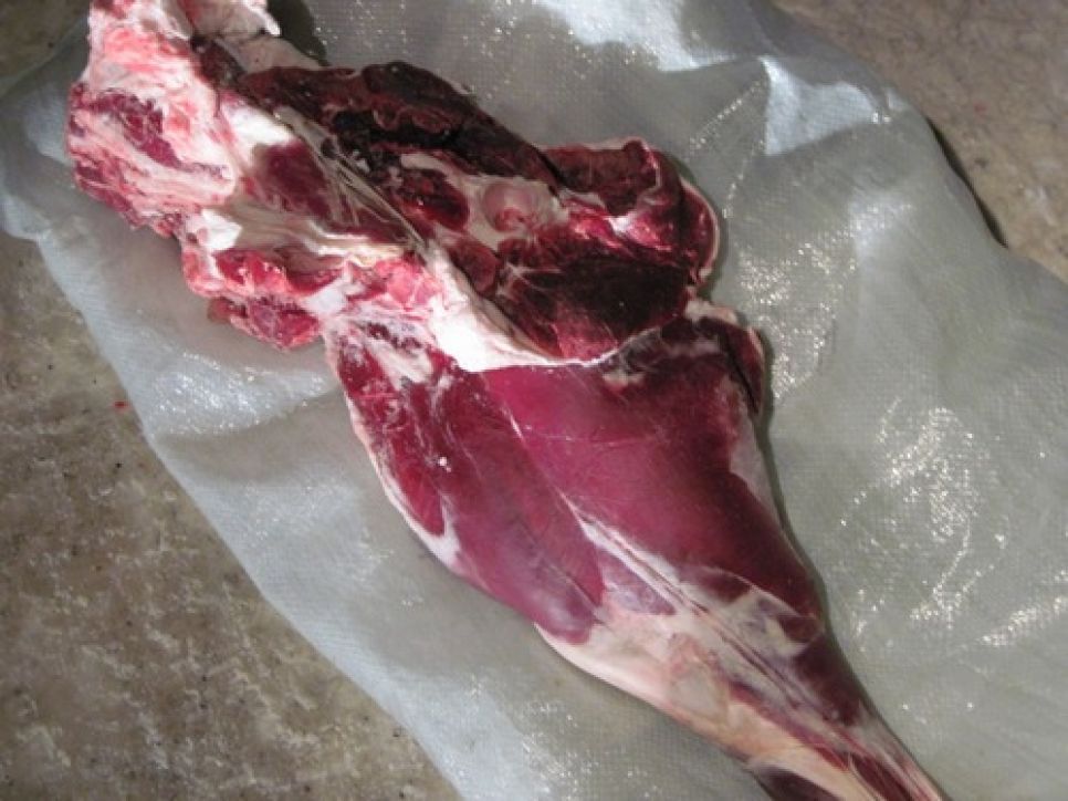 В Барнауле задержали Lexus, нелегально перевозивший 200 кг оленины.