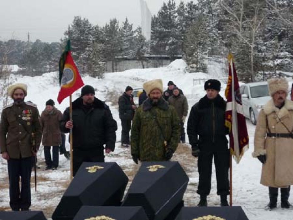 В Барнауле перезахоронили останки 23-х белых офицеров. Фоторепортаж.