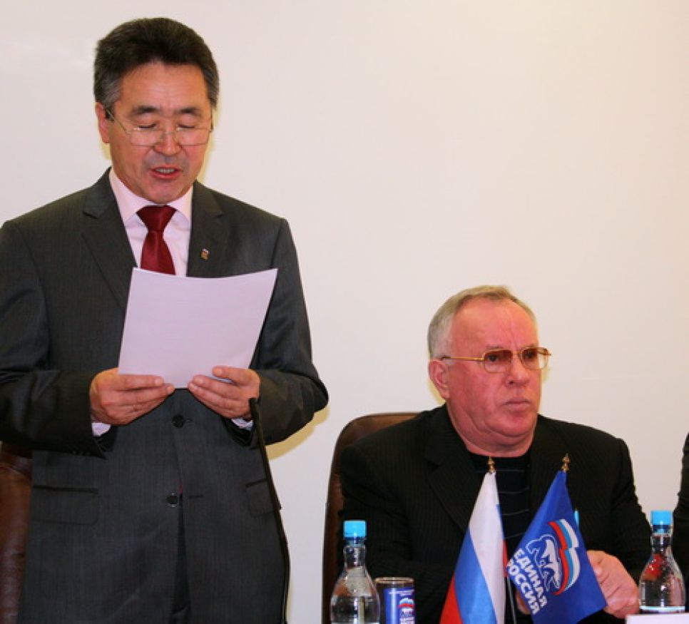 "Единая Россия" поставила во главе партсписка в Республике
Алтай действующего губернатора Александра Бердникова.