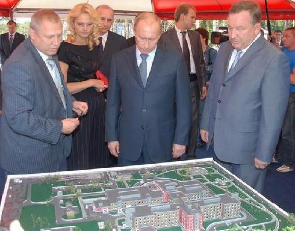 В 2010 году власти Алтайского края планируют завершить
строительство Центра травматологии, ортопедии и эндопротезирования.