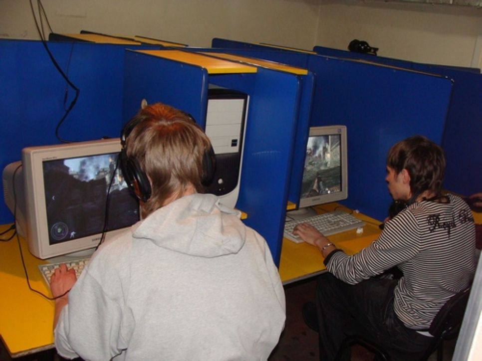 Барнаульские ветераны ВОВ увидели взятие Рейхстага в
виртуальной реальности.