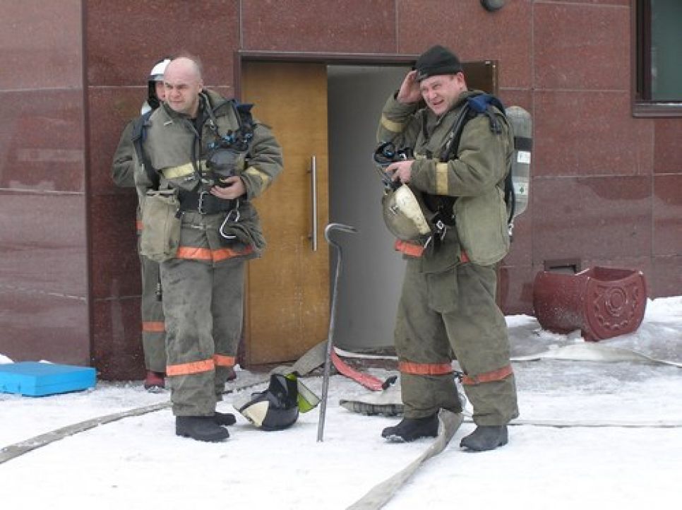 В Барнауле "горел" краевой драмтеатр. Фоторепортаж.